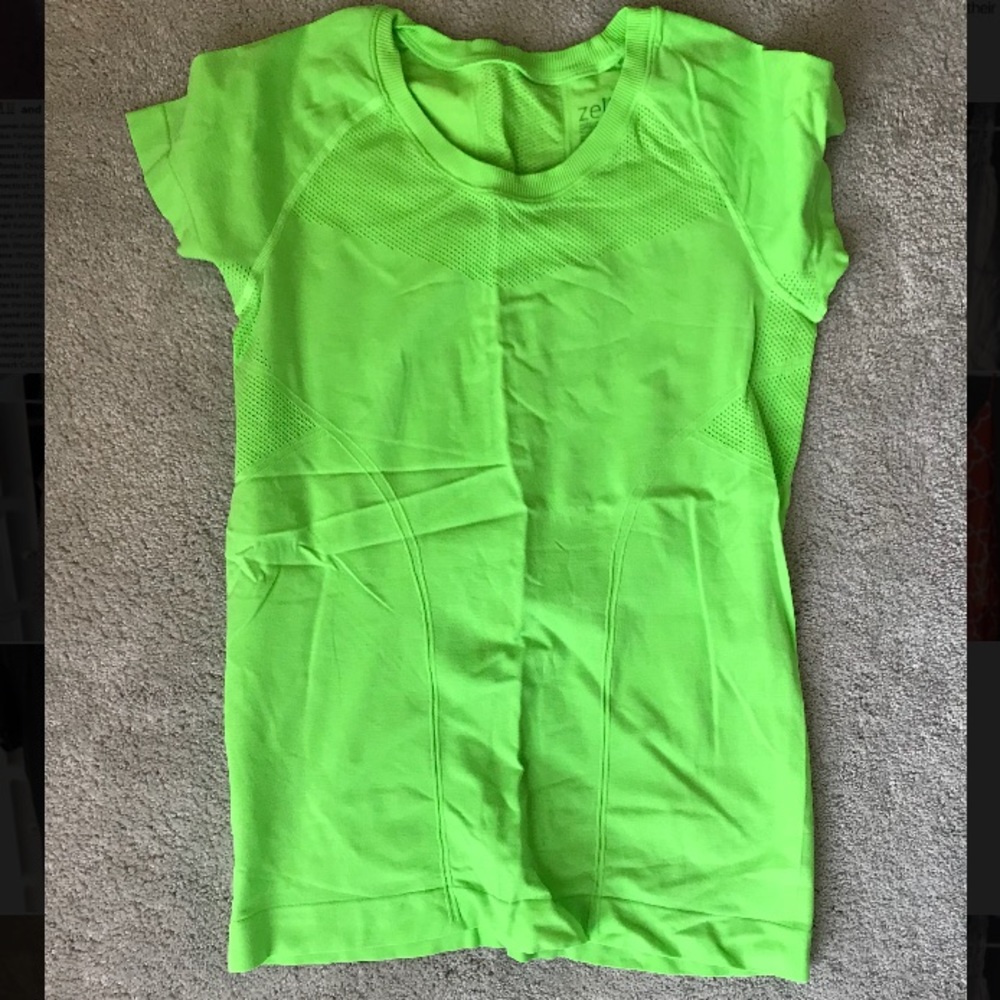 Zella Shirt very similar to lululemon swiftly tech